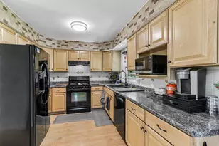 700 E Hobby Ln, Oak Creek, WI 53154 - Photo 19