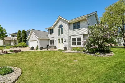 700 E Hobby Ln, Oak Creek, WI 53154 - Photo 5