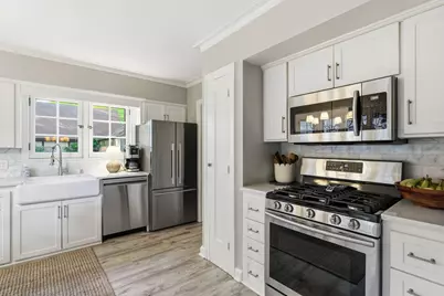 712 E Lexington Blvd, Whitefish Bay, WI 53217 - Photo 15