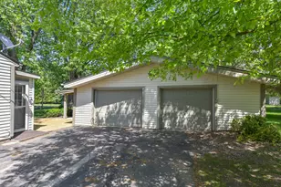 10852 S Richard Rd, Oak Creek, WI 53154 - Photo 27