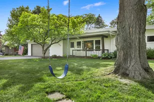 11300 Parkview Ln, Hales Corners, WI 53130 - Photo 7