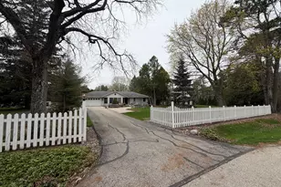 9385 N Lake Dr, Bayside, WI 53217 - Photo 41