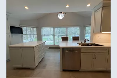 9385 N Lake Dr, Bayside, WI 53217 - Photo 3