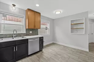 7029 W Hampton Ave, Milwaukee, WI 53218 - Photo 11