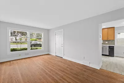 7029 W Hampton Ave, Milwaukee, WI 53218 - Photo 7
