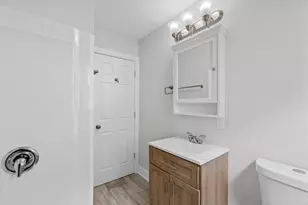 7029 W Hampton Ave, Milwaukee, WI 53218 - Photo 15