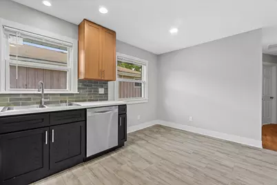 7029 W Hampton Ave, Milwaukee, WI 53218 - Photo 25