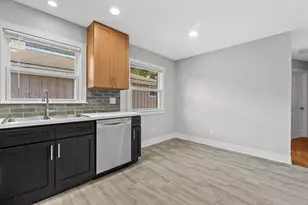 7029 W Hampton Ave, Milwaukee, WI 53218 - Photo 25
