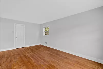 7029 W Hampton Ave, Milwaukee, WI 53218 - Photo 5