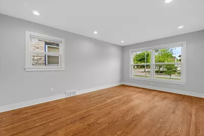 7029 W Hampton Ave, Milwaukee, WI 53218 - Photo 17