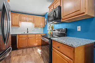 5613 Exeter St, Greendale, WI 53129 - Photo 15