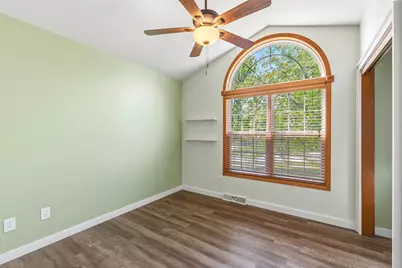 864  Mallinger Dr, Port Washington, WI 53074 - Photo 13