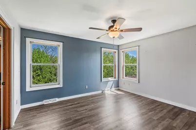 864  Mallinger Dr, Port Washington, WI 53074 - Photo 11