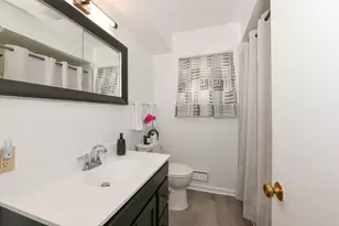 8100 W Lynmar Terrace, Milwaukee, WI 53222 - Photo 15