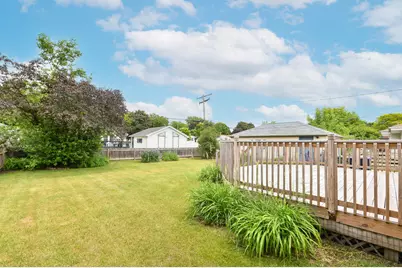 8100 W Lynmar Ter, Milwaukee, WI 53222 - Photo 25