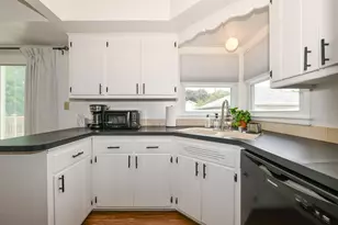 8100 W Lynmar Terrace, Milwaukee, WI 53222 - Photo 13
