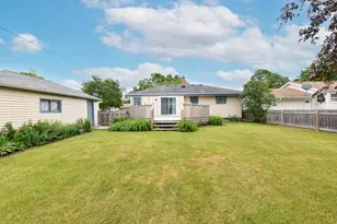 8100 W Lynmar Terrace, Milwaukee, WI 53222 - Photo 27