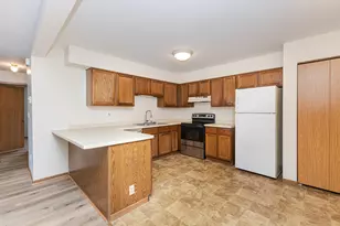 605 Bakertown Dr, Sullivan, WI 53178 - Photo 5