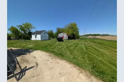1304  Terminal Rd, Grafton, WI 53024 - Photo 3