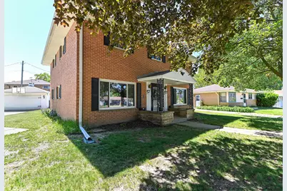 W158N8971  Charles Dr #8973, Menomonee Falls, WI 53051 - Photo 3