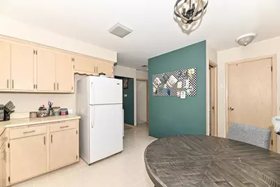 W158N8971  Charles Dr #8973, Menomonee Falls, WI 53051 - Photo 31