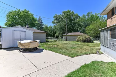 W158N8971  Charles Dr #8973, Menomonee Falls, WI 53051 - Photo 37