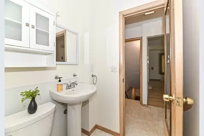 W158N8971  Charles Dr #8973, Menomonee Falls, WI 53051 - Photo 23