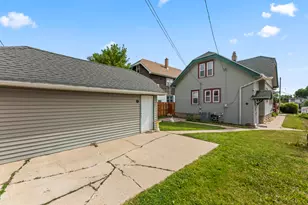 2145 S 65th St, West Allis, WI 53219 - Photo 33
