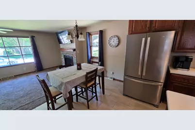 5611  Windward Dr, Racine, WI 53406 - Photo 7