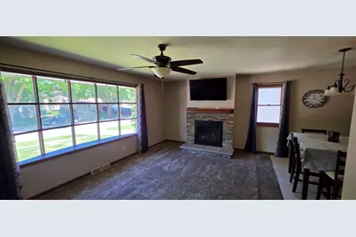 5611  Windward Dr, Racine, WI 53406 - Photo 5