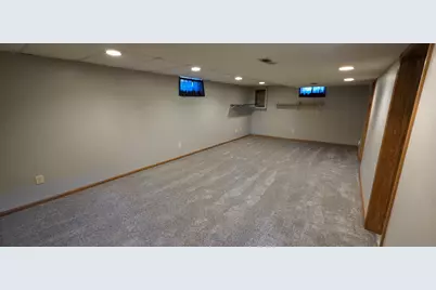 5611  Windward Dr, Racine, WI 53406 - Photo 23