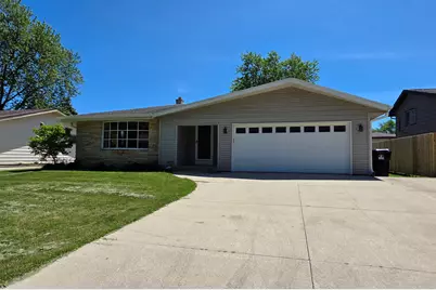 5611  Windward Dr, Racine, WI 53406 - Photo 1