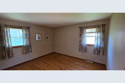 5611  Windward Dr, Racine, WI 53406 - Photo 15