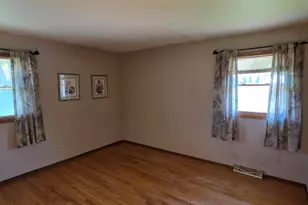 5611 Windward Dr, Racine, WI 53406 - Photo 15