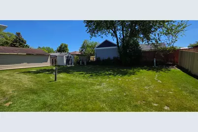 5611  Windward Dr, Racine, WI 53406 - Photo 3