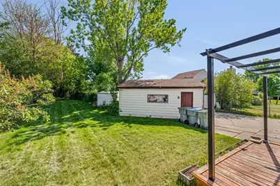 9611 W Darnel Ave, Milwaukee, WI 53224 - Photo 9