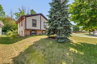 9611 W Darnel Ave, Milwaukee, WI 53224 - Photo 3