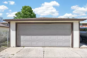 10111 W Cleveland Ave, West Allis, WI 53227 - Photo 9