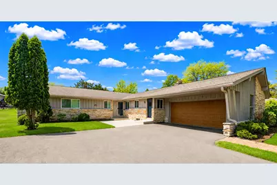 8975 N Santa Monica Blvd, Bayside, WI 53217 - Photo 15