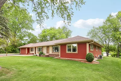 1010  Rolling Green Dr, Brookfield, WI 53186 - Photo 3