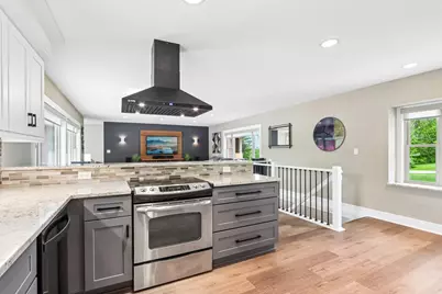 1010  Rolling Green Dr, Brookfield, WI 53186 - Photo 5