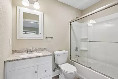 1010  Rolling Green Dr, Brookfield, WI 53186 - Photo 17