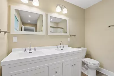 1010  Rolling Green Dr, Brookfield, WI 53186 - Photo 15