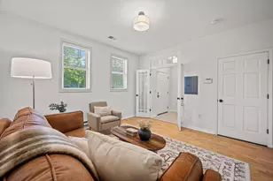 220 E Reservoir Ave, Milwaukee, WI 53212 - Photo 17