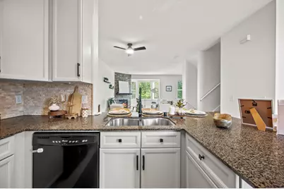 220 E Reservoir Ave, Milwaukee, WI 53212 - Photo 7
