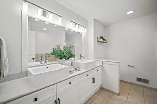 220 E Reservoir Ave, Milwaukee, WI 53212 - Photo 21