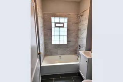 2701 N 37th St #2703, Milwaukee, WI 53210 - Photo 13