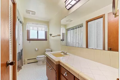 1940  Woodland Dr, Racine, WI 53108 - Photo 17