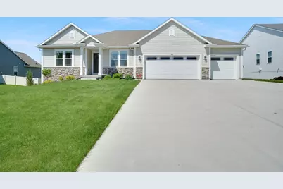 625  Mary Way, Slinger, WI 53086 - Photo 1