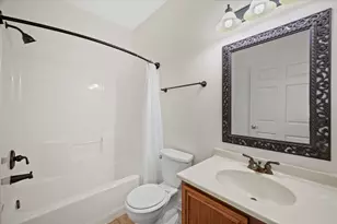 8614 S Stratford Rd, Oak Creek, WI 53154 - Photo 15